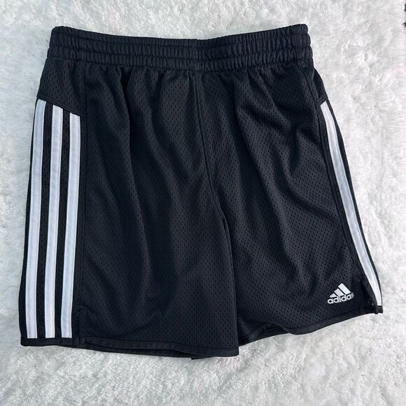 Adidas boys shorts (L) - Picture 1 of 5